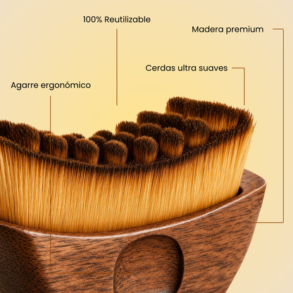 Detalle del cepillo facial: madera premium, cerdas ultra suaves, agarre ergonómico y reutilizable